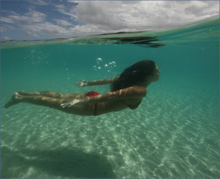Alyssa Miller in Fiji, 2011 :: Walter Iooss Jr./SI